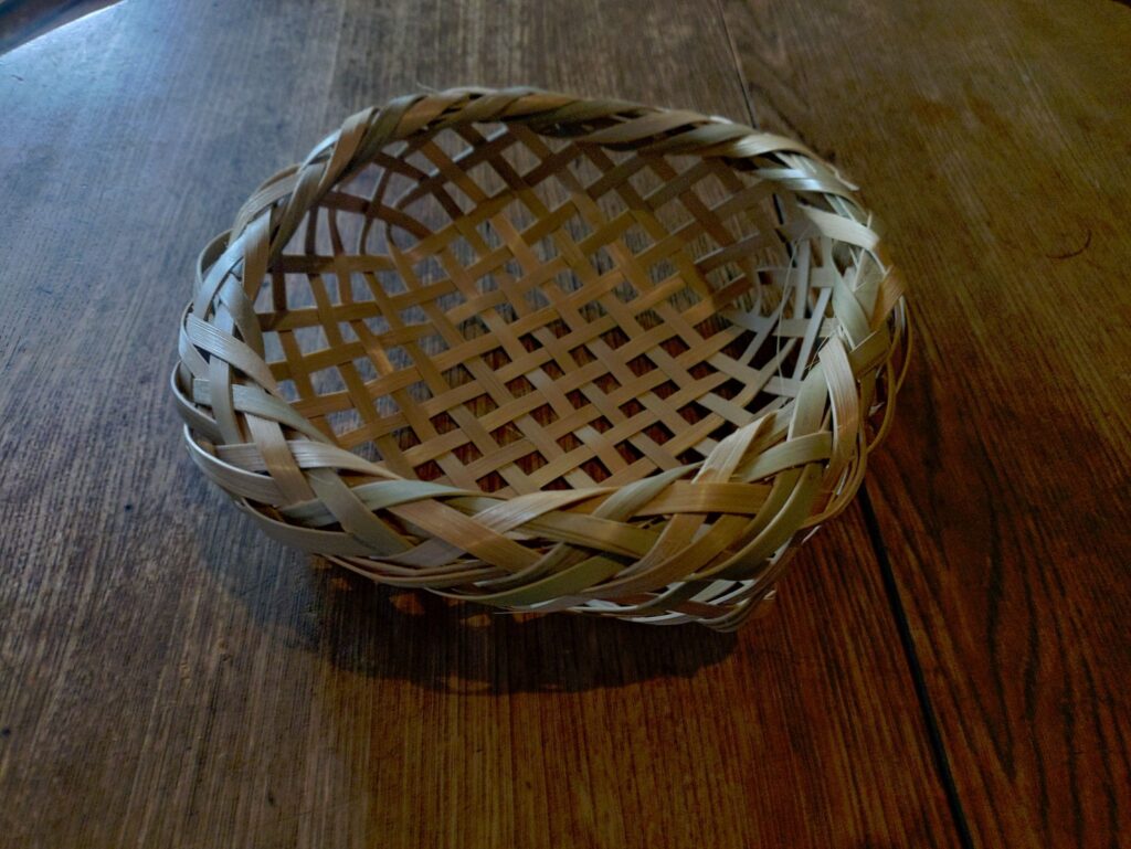 3/1（日）『手しごとのビ| 竹籠を編む -四ツ目編み籠-矢筈縁』